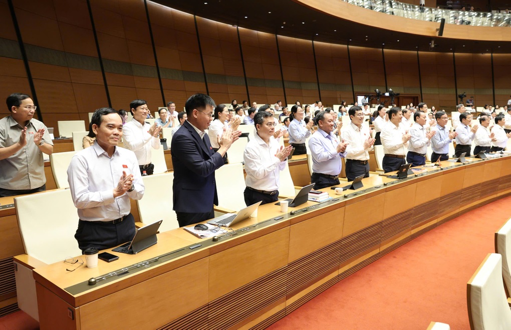 TPHCM và các đô thị đặc biệt được thí điểm loạt chính sách mới khác luật - 1 TPHCM và các đô thị đặc biệt được thí điểm loạt chính sách mới khác luật - 1