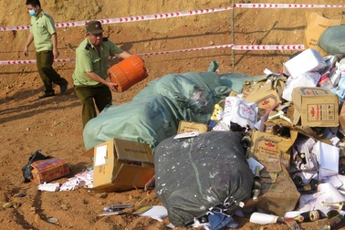 Quảng Ngãi: Tiêu hủy hàng hóa vi phạm trị giá trên 600 triệu đồng