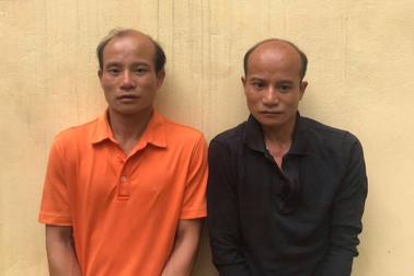 Bắt khẩn cấp cặp anh em sinh đôi đánh hai cán bộ công an xã