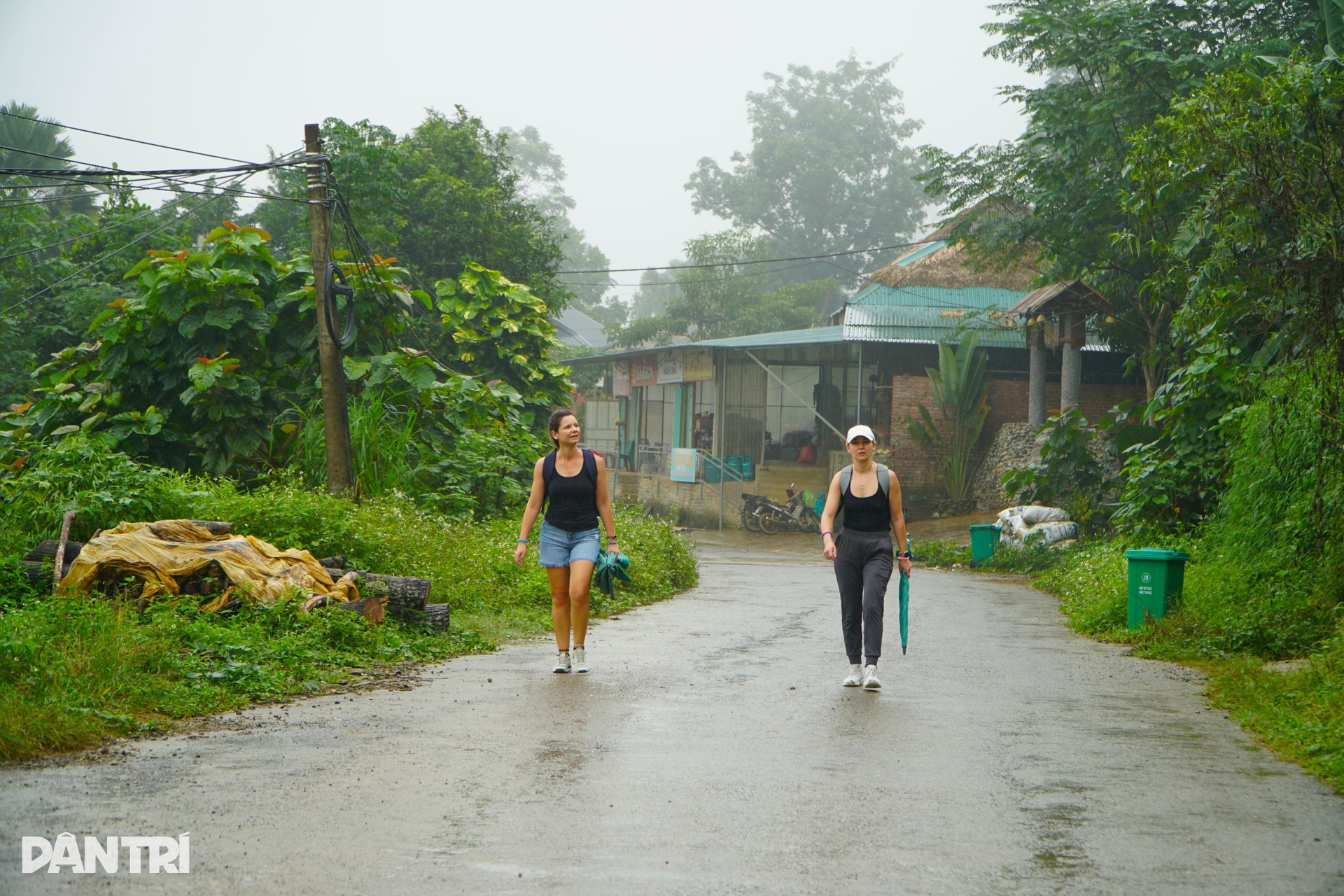 Ngắm bản làng Pù Luông trong làn sương mù mờ ảo - 9 Ngắm bản làng Pù Luông trong làn sương mù mờ ảo - 9