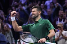 Djokovic giành chiến thắng trong nhà thứ 200, tiến vào bán kết Athens Open