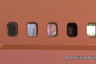 Vua Ả rập Xê út mang 2 thang máy dát vàng, 100 siêu xe tới Nhật Bản