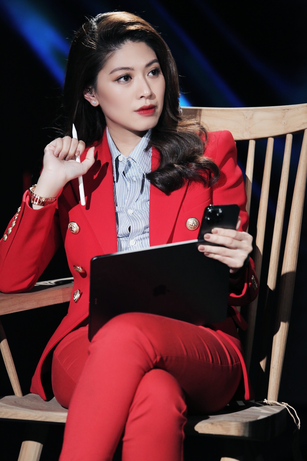BTV Ngọc Trinh: Khi nhận giải VTV Awards, tôi tiệm cận đáy sự nghiệp - 2 BTV Ngọc Trinh: Khi nhận giải VTV Awards, tôi tiệm cận đáy sự nghiệp - 2