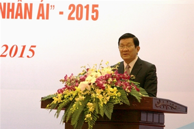 Chủ tịch nước: Chăm lo cho người nghèo là nhiệm vụ lâu dài