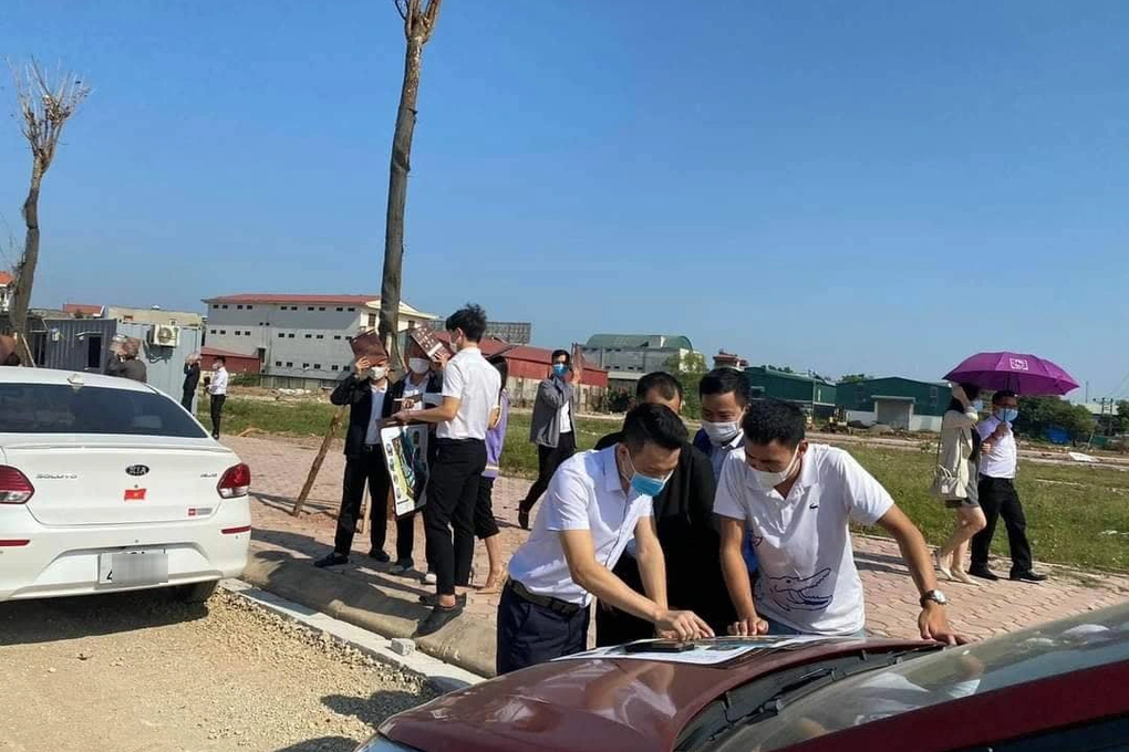 Doanh nghiệp bất động sản chật vật tuyển môi giới - 1 Doanh nghiệp bất động sản chật vật tuyển môi giới - 1
