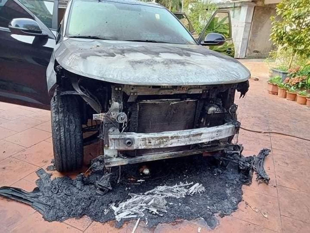 Kia Seltos mới mua 5 ngày thì bốc cháy, chủ xe nhận cái kết ấm lòng - 1 Kia Seltos mới mua 5 ngày thì bốc cháy, chủ xe nhận cái kết ấm lòng - 1