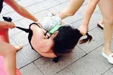 Nực cười chuyện vợ và bồ rủ nhau đi đánh ghen