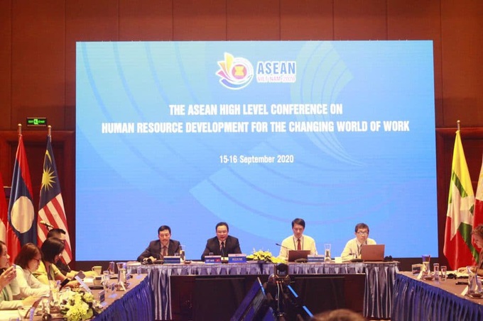 Phát triển nguồn nhân lực là ưu tiên số một của ASEAN - Ảnh 1. Phát triển nguồn nhân lực là ưu tiên số một của ASEAN - Ảnh 1.