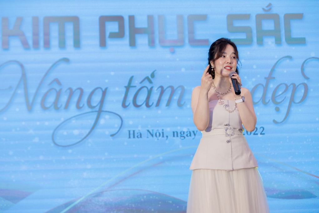 Lễ ra mắt bộ nhận diện dòng sản phẩm Kim Phục Sắc - 2 Lễ ra mắt bộ nhận diện dòng sản phẩm Kim Phục Sắc - 2