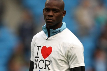 Tại sao luôn luôn là... anh ta