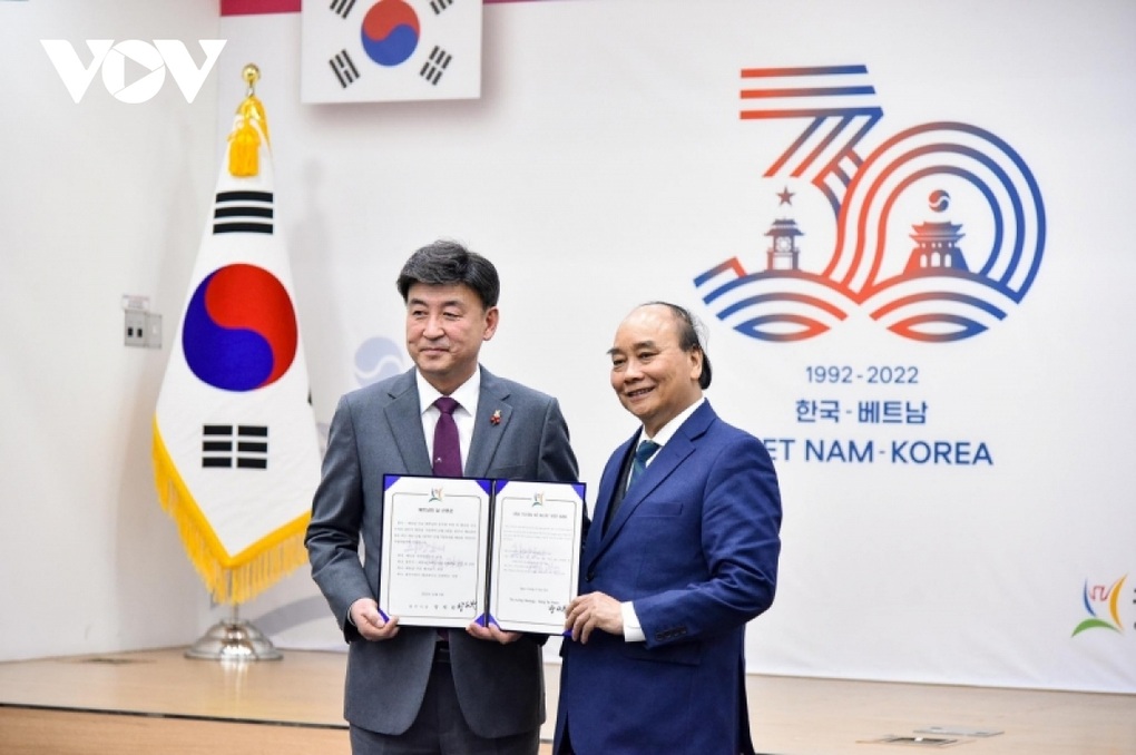 Chủ tịch nước Nguyễn Xuân Phúc thăm tỉnh Gyeonggi của Hàn Quốc - 1 Chủ tịch nước Nguyễn Xuân Phúc thăm tỉnh Gyeonggi của Hàn Quốc - 1