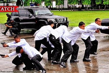 Nhóm vệ sĩ của Tổng thống Philippines bị phiến quân tấn công trọng thương