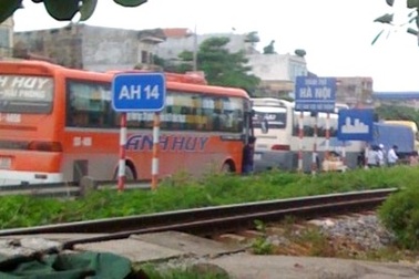Căng thẳng nạn “bảo kê”, “cướp” khách trên tuyến Hà Nội - Hải Phòng