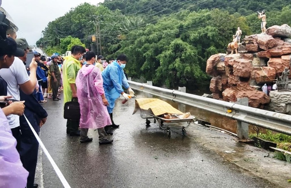 Phát hiện thi thể người đàn ông kẹt trong cống thoát nước - 1 Phát hiện thi thể người đàn ông kẹt trong cống thoát nước - 1