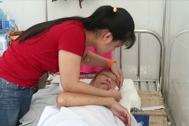 ​Thảo Linh chia sẻ về bệnh tình của cha