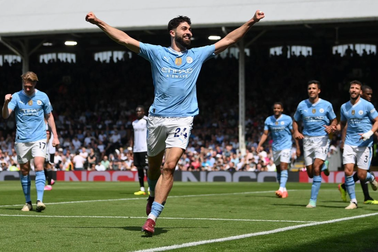 Man City chiếm ngôi đầu bảng, gây áp lực cho Arsenal