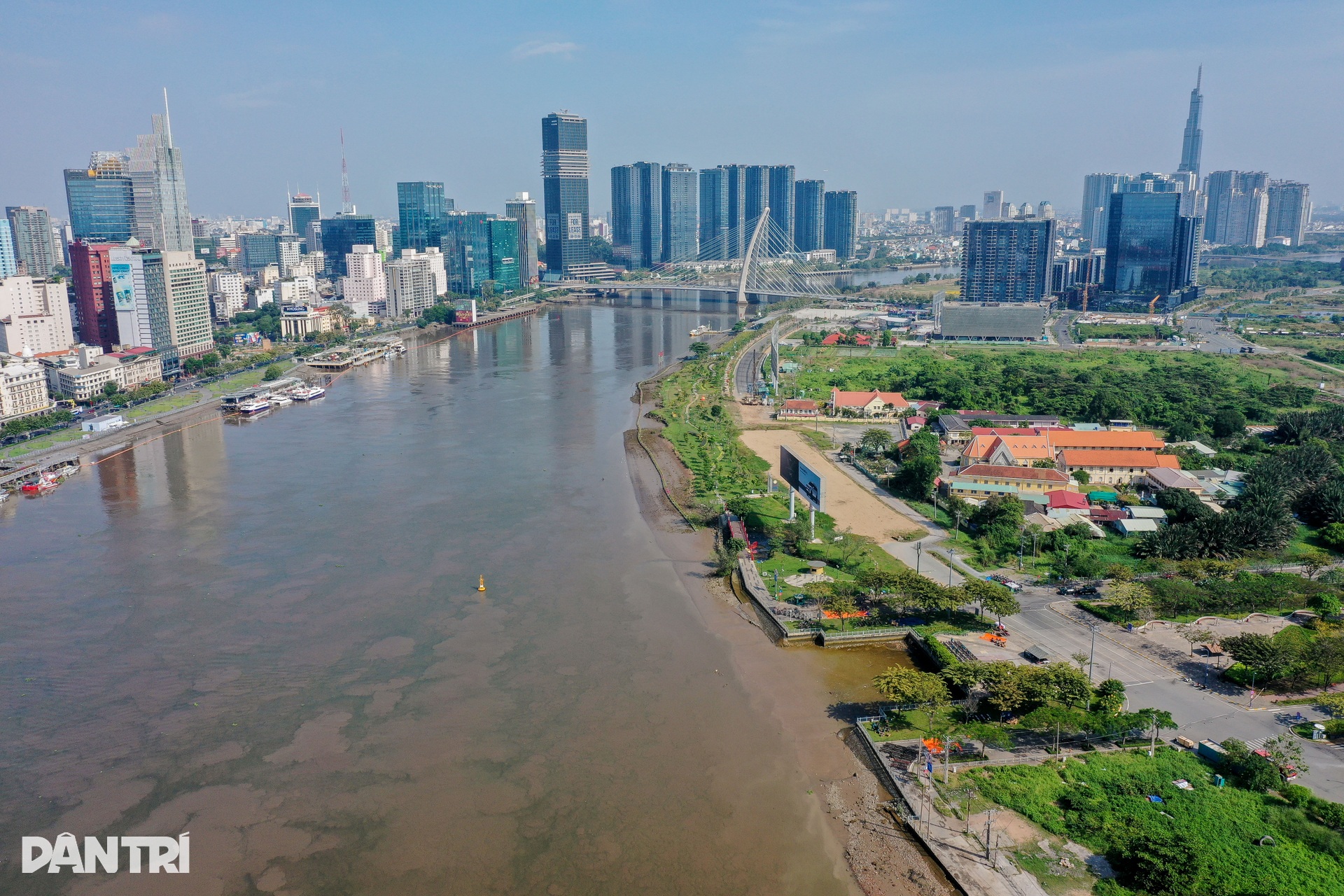Bên trong trận địa pháo hoa tầm cao chào đón Tết Ất Tỵ 2025 ở TPHCM - 7 Bên trong trận địa pháo hoa tầm cao chào đón Tết Ất Tỵ 2025 ở TPHCM - 7