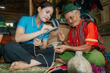 "Báu vật" làm từ những tàn tích của chiến tranh