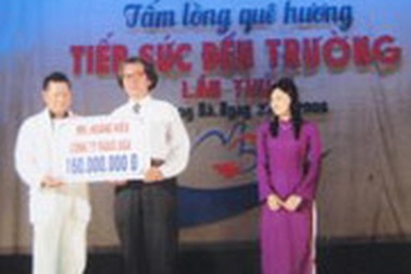 Quảng Trị: Trao nhiều học bổng cho sinh viên nghèo 