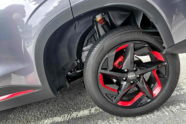 Sự việc "chiếc ô tô Trung Quốc đang đi thì gãy càng" đã được xử lý xong