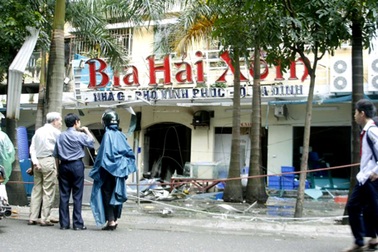 Hà Nội: Nổ lớn ở quán bia Hải xồm