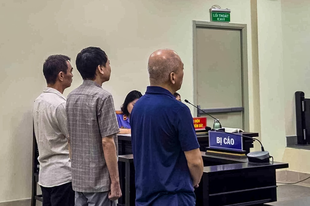 Nhận chạy án chiếm đoạt 2,8 tỷ đồng nam ca sĩ lĩnh 13 năm tù - 1 Nhận chạy án chiếm đoạt 2,8 tỷ đồng nam ca sĩ lĩnh 13 năm tù - 1