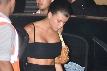 Sofia Richie gợi cảm đi ăn tối