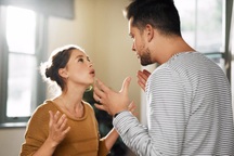 Sống thử, có nên tách biệt về tiền bạc?