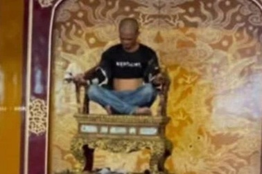 Vụ ngai vàng bị xâm hại: Giám đốc trung tâm di tích xin chịu trách nhiệm