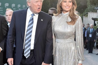 Những cái nắm tay tình tứ tại hội nghị thượng đỉnh G7