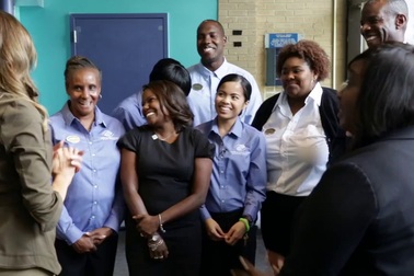 Đệ nhất phu nhân Mỹ Melania Trump thăm căn cứ không quân Andrews