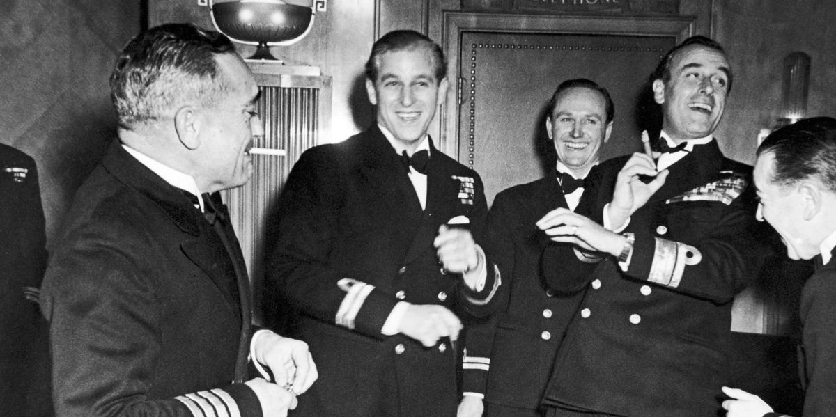 Ngoại hình cực phẩm và điển trai thời trẻ của Hoàng thân Anh vừa qua đời - 15