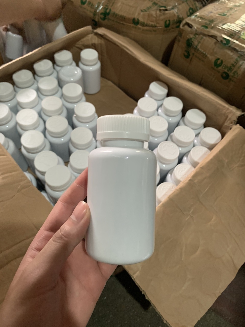 Đột kích cơ sở đang làm thuốc đông y rởm, rầm rộ quảng cáo bán online - 2 Đột kích cơ sở đang làm thuốc đông y rởm, rầm rộ quảng cáo bán online - 2