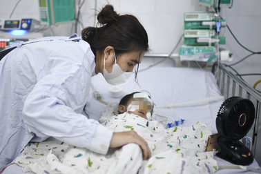 Bệnh viện nhi ở TPHCM liên tục ghép gan, thận cứu nhiều trẻ cận kề cửa tử