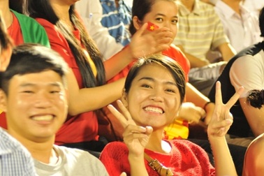 Công Phượng, Tuấn Anh khiến sân Cần Thơ bị “vỡ”