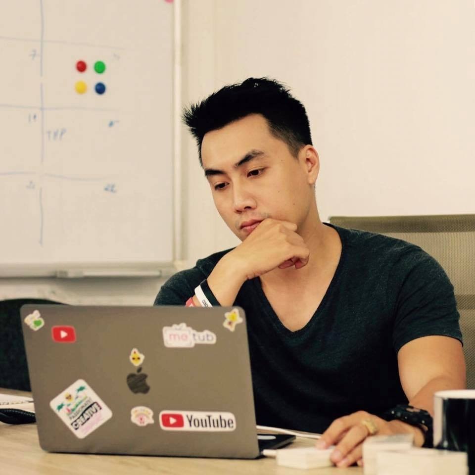 Phạm Hoàng Huy và hành trình từ chủ nhân nút bạc đến chuyên gia hàng đầu về YouTube - 2 Phạm Hoàng Huy và hành trình từ chủ nhân nút bạc đến chuyên gia hàng đầu về YouTube - 2