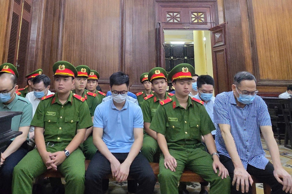 Nhận hối lộ 43 tỷ đồng, cựu Giám đốc Trung tâm lý lịch tư pháp lĩnh án - 2 Nhận hối lộ 43 tỷ đồng, cựu Giám đốc Trung tâm lý lịch tư pháp lĩnh án - 2
