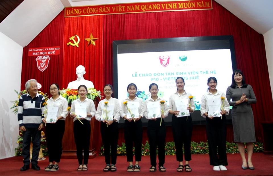ĐH Huế: 21 tân sinh viên vượt khó được tài trợ suốt quãng đời đại học - 4 ĐH Huế: 21 tân sinh viên vượt khó được tài trợ suốt quãng đời đại học - 4