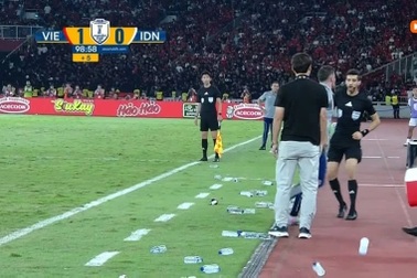 Chiến thuật lạ của U23 Việt Nam khiến U23 Indonesia gặp khó khi ném biên