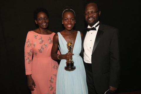 Hình ảnh ngọt ngào của “sao” và người thân tại Oscar