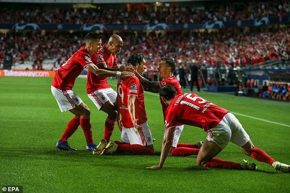 Barcelona thảm bại trước Benfica, HLV Koeman vẫn nói cứng - 1 Barcelona thảm bại trước Benfica, HLV Koeman vẫn nói cứng - 1