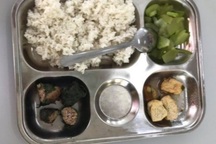 Lùm xùm những bữa ăn mang nặng… “tủi hờn” ở trường học năm 2019