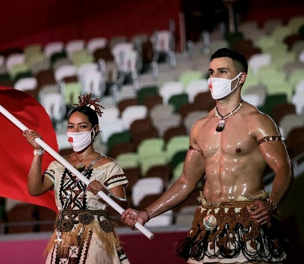 VĐV cởi trần khoe cơ bắp 6 múi gây sốt ở lễ khai mạc Olympic Tokyo - 5 VĐV cởi trần khoe cơ bắp 6 múi gây sốt ở lễ khai mạc Olympic Tokyo - 5