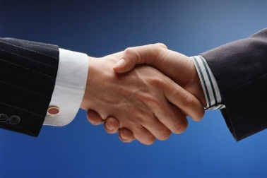 “Bão” thỏa thuận cổ phiếu lớn, dòng tiền bùng nổ