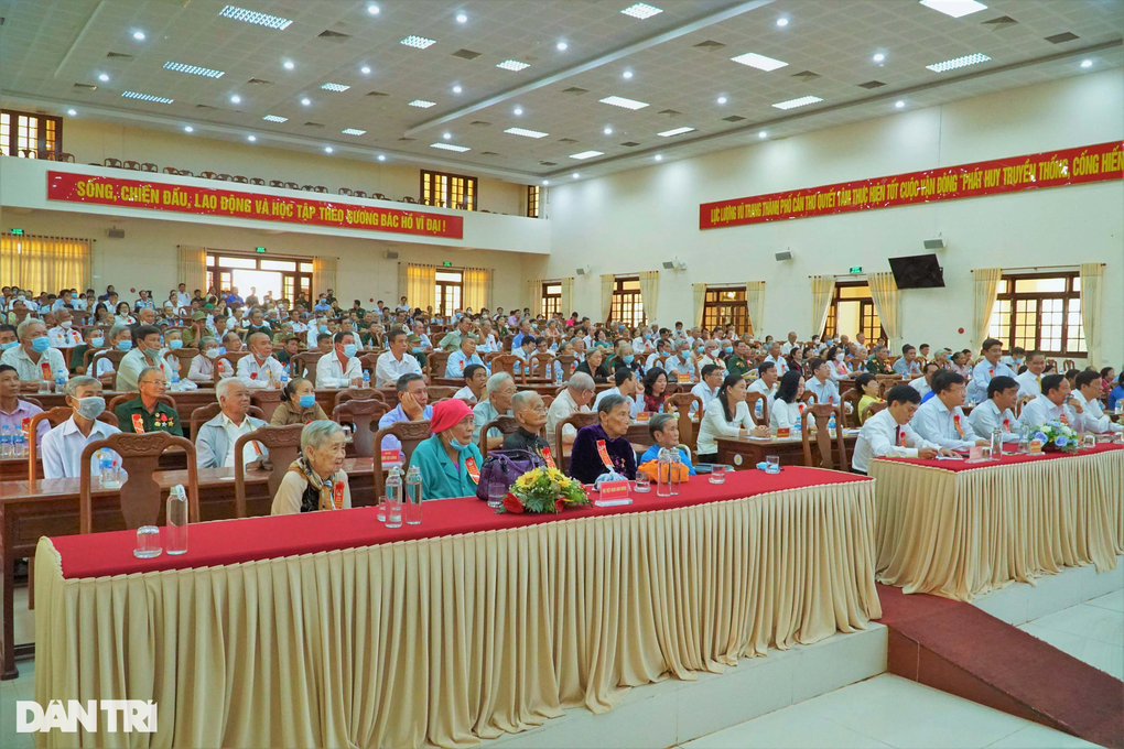 Biểu dương, tri ân người có công với cách mạng - 2 Biểu dương, tri ân người có công với cách mạng - 2