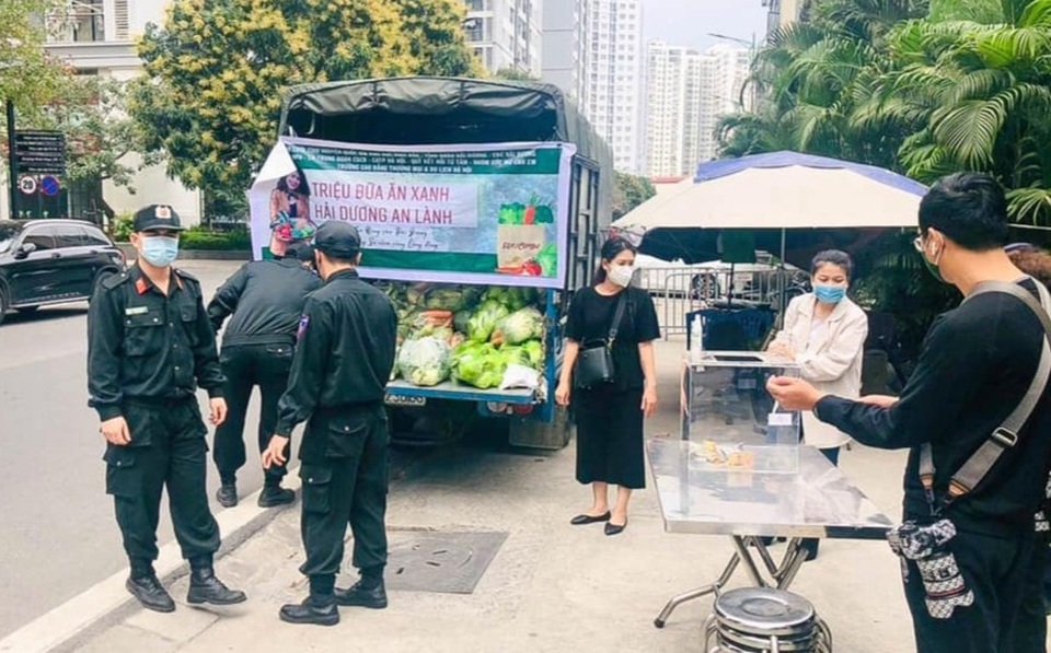 Nguyệt thảo mai Hà Hương trắng đêm giúp bà con Hải Dương 40 tấn nông sản - 8 Nguyệt thảo mai Hà Hương trắng đêm giúp bà con Hải Dương 40 tấn nông sản - 8