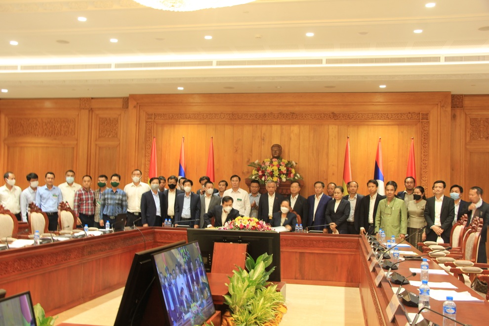 Chủ tịch nước Nguyễn Xuân Phúc hội kiến Thủ tướng Lào - 4 Chủ tịch nước Nguyễn Xuân Phúc hội kiến Thủ tướng Lào - 4