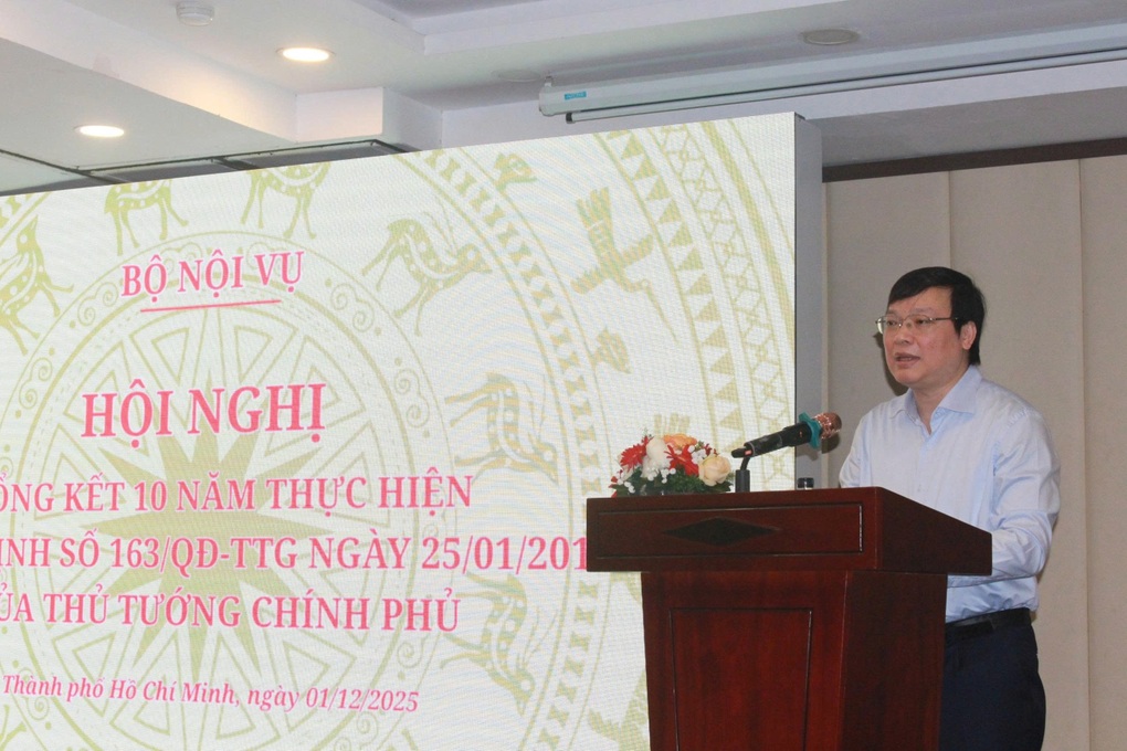 Đào tạo căn cơ với cán bộ, công chức xã, phường như thêm bằng đại học thứ 2 - 1 Đào tạo căn cơ với cán bộ, công chức xã, phường như thêm bằng đại học thứ 2 - 1