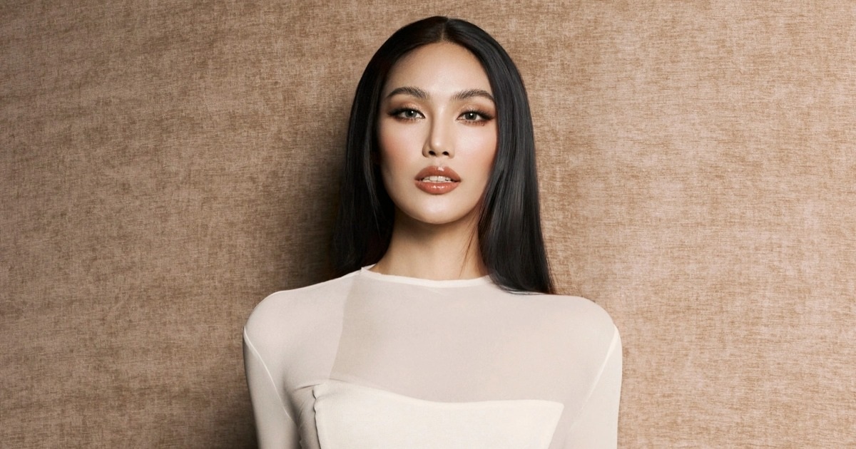 View - Lan Khuê, Lương Thùy Linh diện đồ kín đáo vẫn quyến rũ | Báo Dân trí