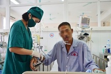 Hôn mê, suy tạng vì nhiễm liên cầu lợn từ bát tiết canh